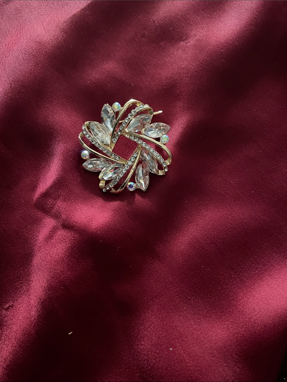 Source Unknown Gold-Tone Clear Crystal Floral Swirl Brooch - Picture 8 of 13